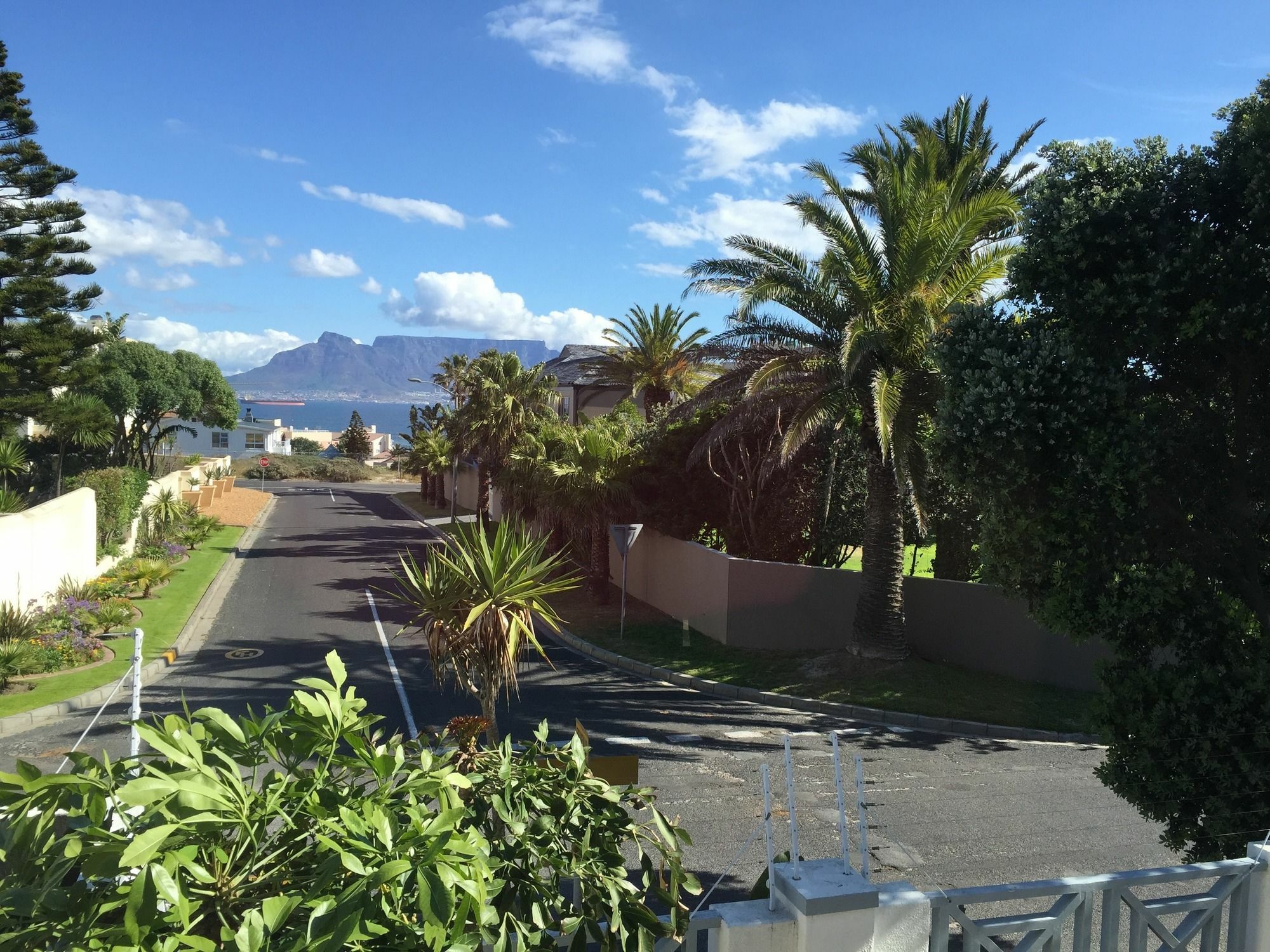 5 Options Guest House Bloubergstrand Kültér fotó