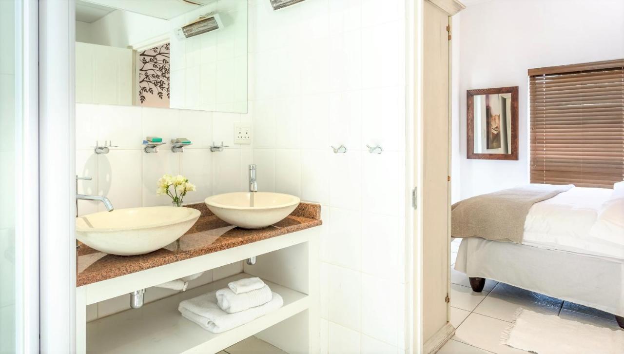 5 Options Guest House Bloubergstrand Kültér fotó