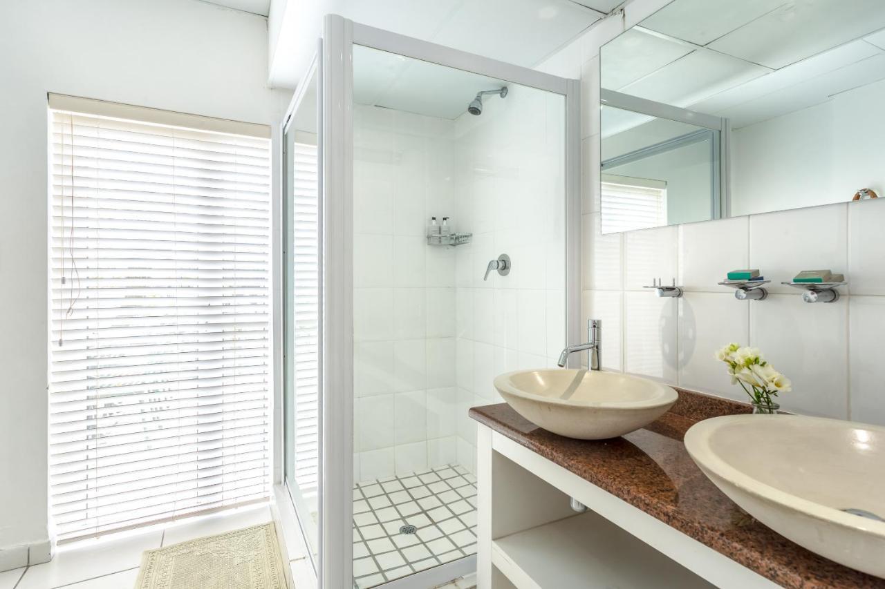 5 Options Guest House Bloubergstrand Kültér fotó